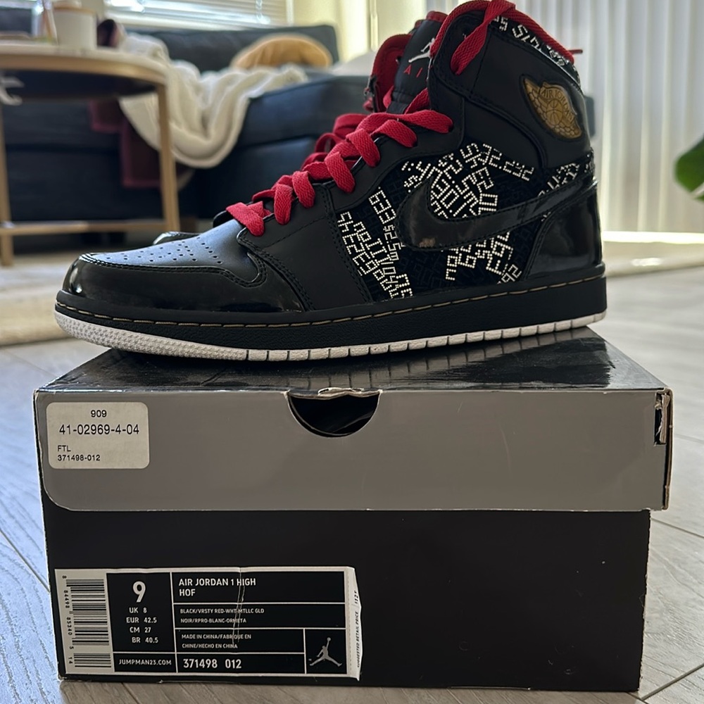 Like new Air Jordan 1 High Hall of Fame. Black red and gold. Lightly worn size 9